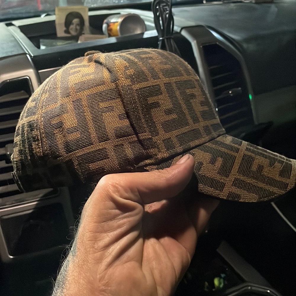 Fendi hat like new